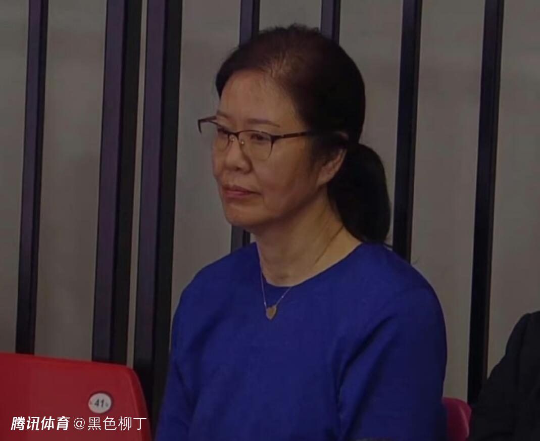 在视频中赞达亚与雅各布吐槽荷兰弟总是剧透，所以才会被导演;套路拿到假片名